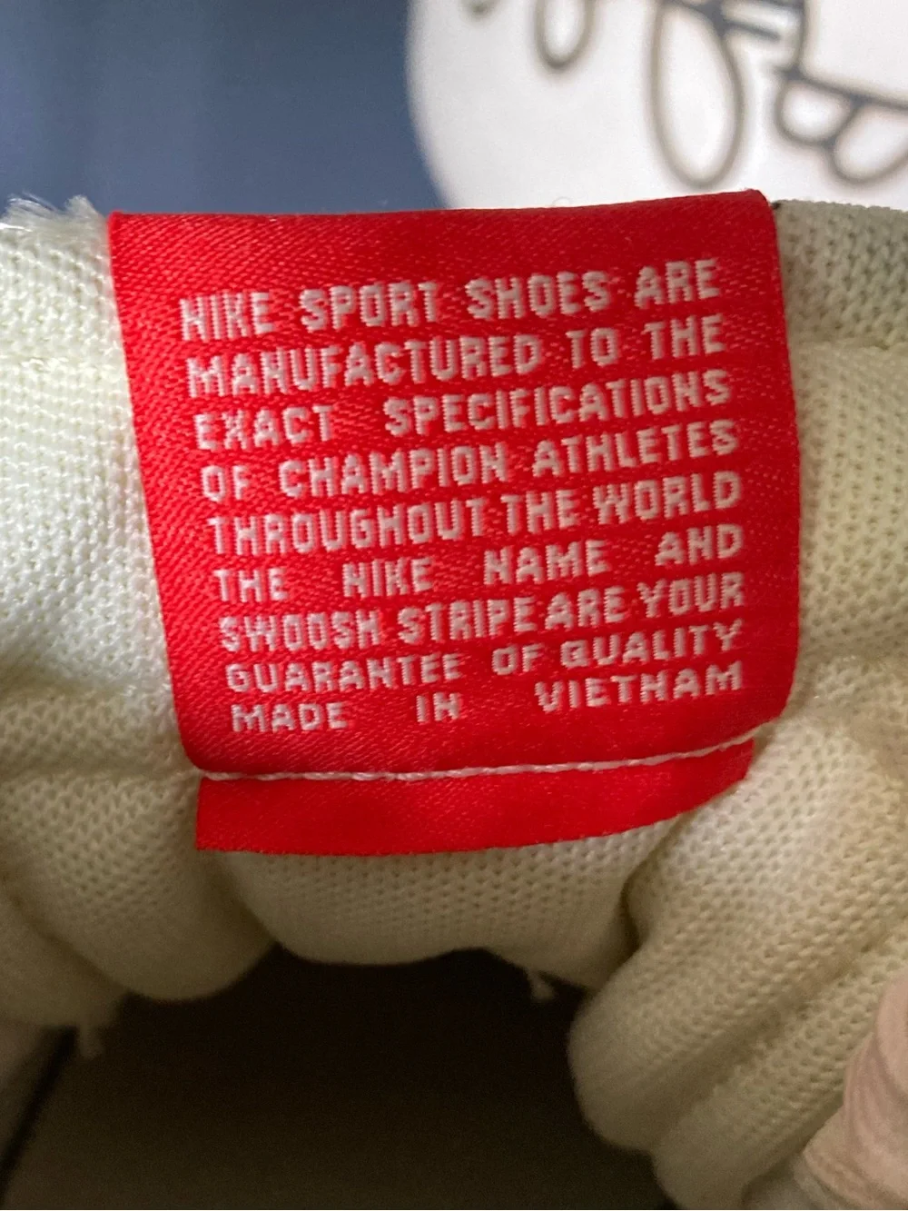 Nike suede High-Top Sneakers in Off-White with Pink/red Swoosh